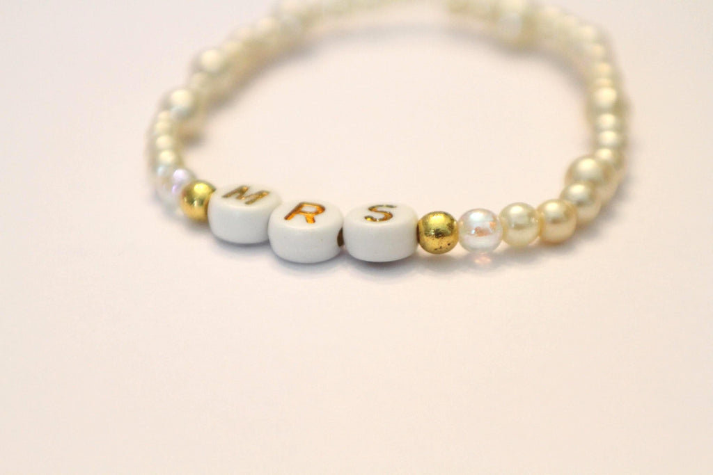 Bride Mrs pearl Bracelet