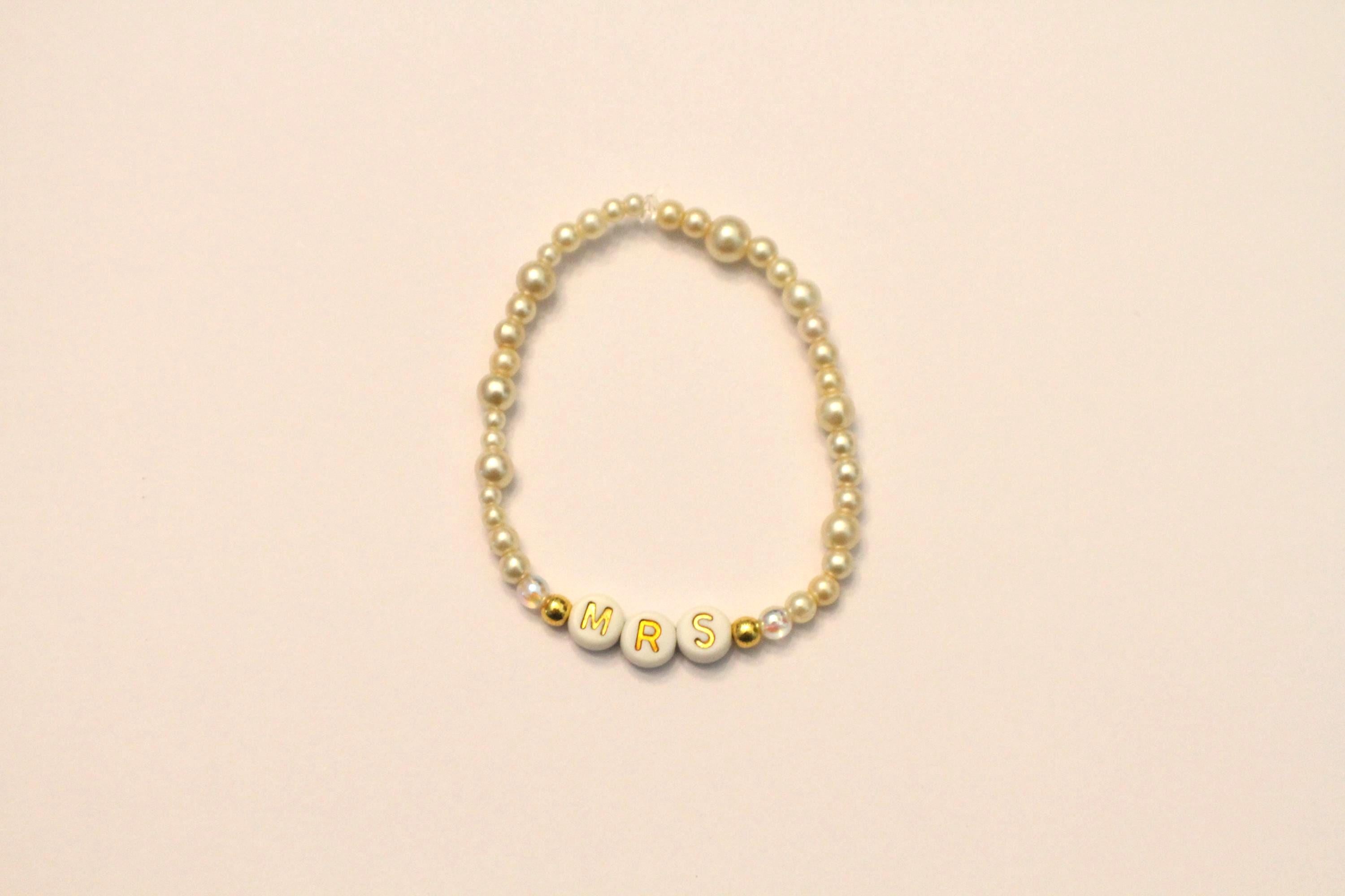 Bride Mrs pearl Bracelet