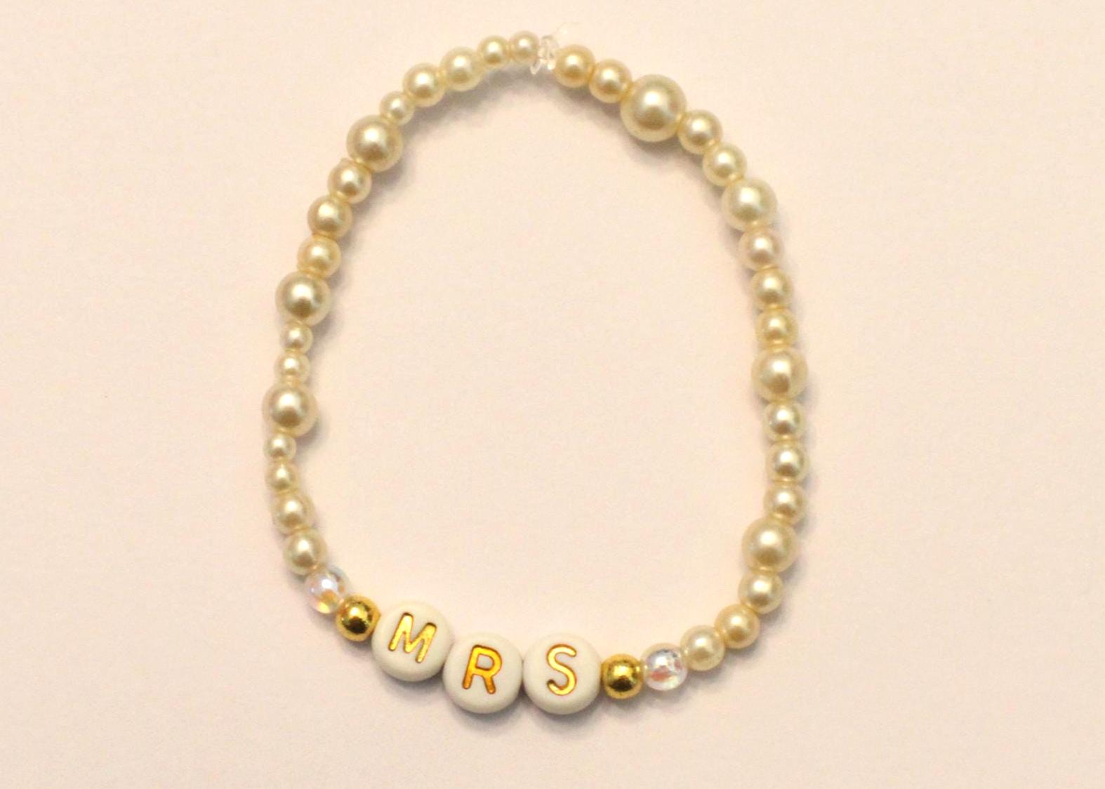 Bride Mrs pearl Bracelet